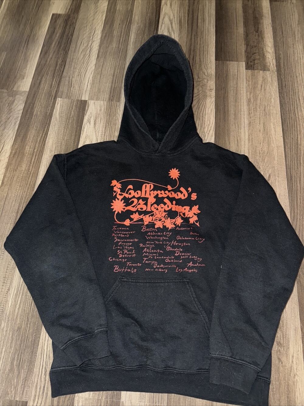 Post Malone Hollywood's Bleeding Tour Hoodie Sweatshirt Men's Medium 21x25
